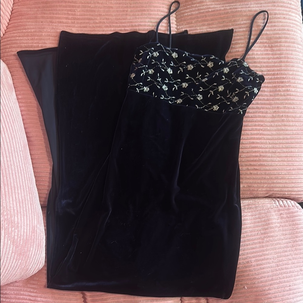 Vintage Y2K Blue Velvet Dress with Floral Embroidery